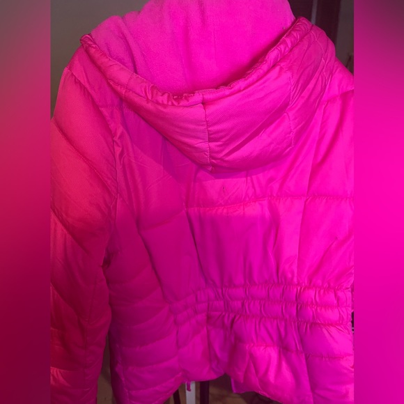 Warm hot pink jacket - Picture 3 of 5